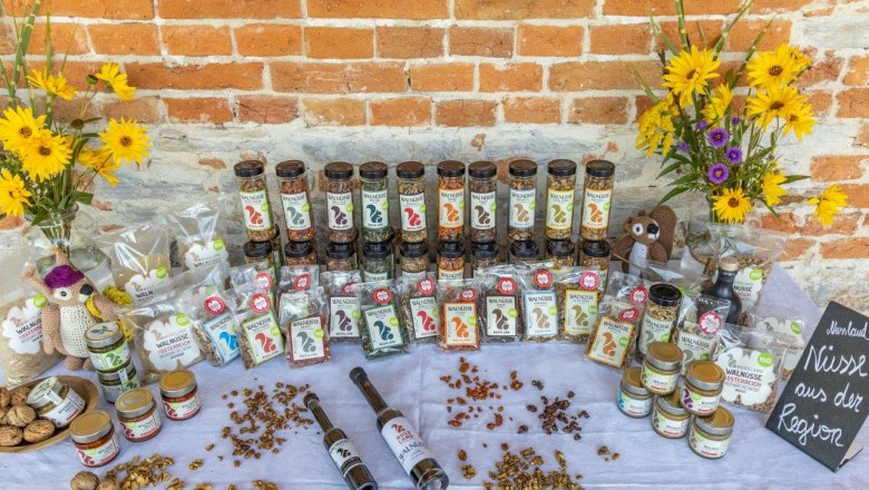 NUSSLAND, die Nussknacker die veredeln, © Theo Kust NUSSLAND, die Nussknacker die veredeln, © Theo Kust