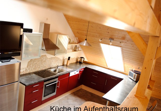 Küche mit Aufenthaltsraum Ferienstadl Hammerau, © zVg Küche mit Aufenthaltsraum Ferienstadl Hammerau, © zVg