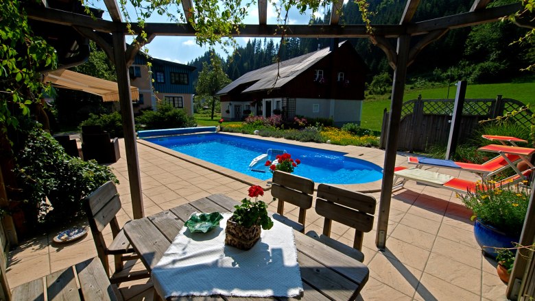 Ferienhaus Eva Deufl - Pool, Laube, © Ferienhaus Eva Deufl Ferienhaus Eva Deufl - Pool, Laube, © Ferienhaus Eva Deufl
