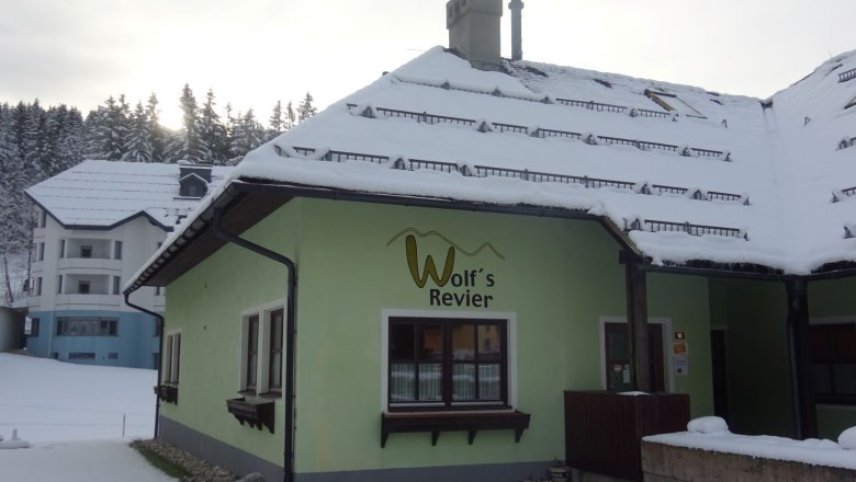 Wolf´s Revier Hausansicht im Winter, © Veronika Haberfellner Wolf´s Revier Hausansicht im Winter, © Veronika Haberfellner