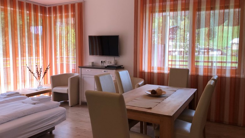 Haus Royal, Wohn- u. Essbereich, © Matyas Boglarka Haus Royal, Wohn- u. Essbereich, © Matyas Boglarka