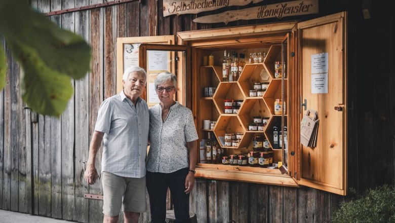 Honigfenster mit Familie Fischer, &copy; Gerald Demolsky