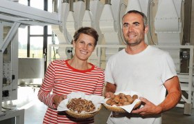 Nussland, die Nussknacker die veredeln, &copy; Franz Crepaz