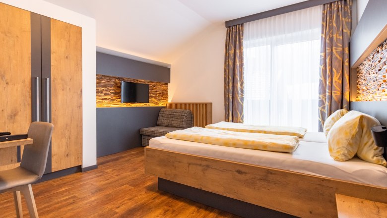 gem&uuml;tliche Zimmer im Gasthof Jagersberger, &copy; Falke Media