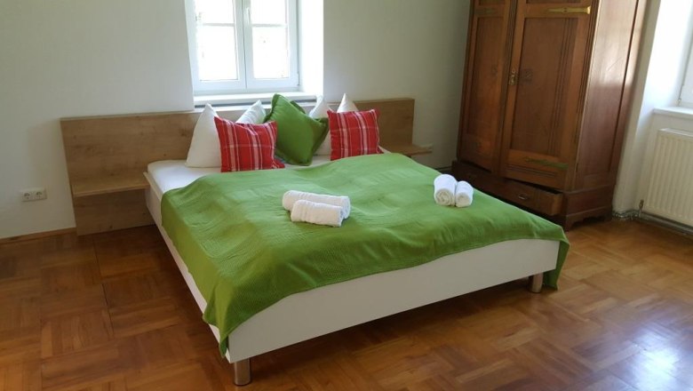 kuscheliges Schlafzimmer, &copy; Monika Stock