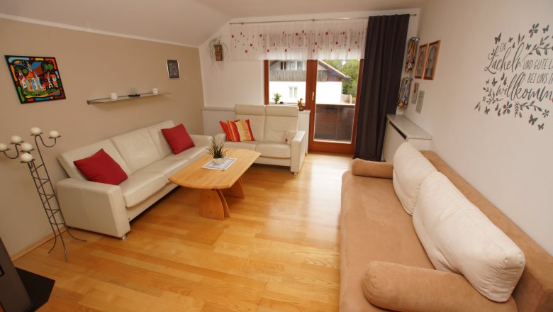 Wohnzimmer in der Ferienwohnung Steiner, &copy; Gertrude Steiner