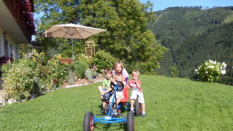 Go-Karts, &copy; Poidlbauer