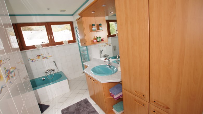 Badezimmer in der Ferienwohnung Steiner, &copy; Gertrude Steiner