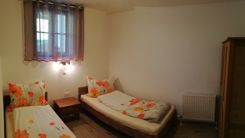 Zimmer 2, &copy; Reisenbichler