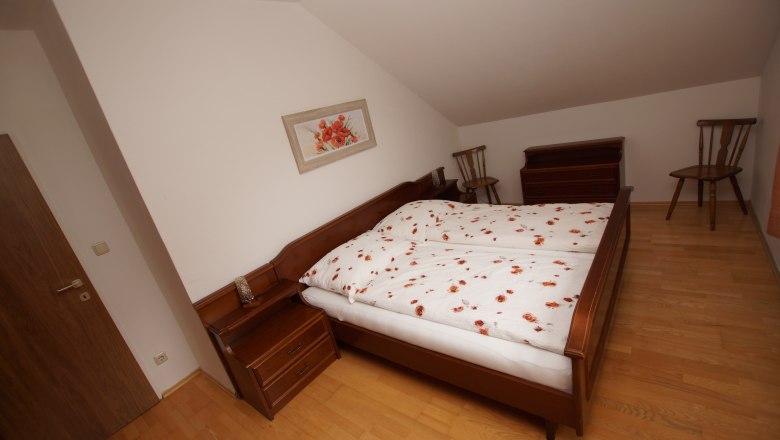 Schlafzimmer 2 in der Ferienwohnung Steiner, &copy; Gertrude Steiner