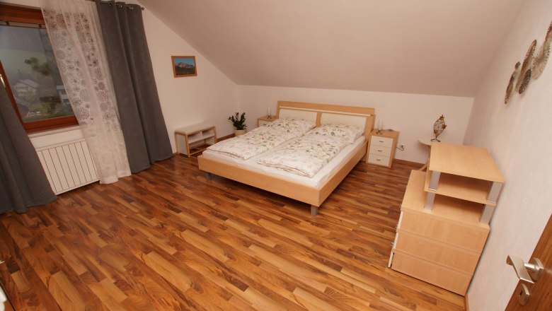 Schlafzimmer 1 in der Ferienwohnung Steiner, &copy; Gertrude Steiner